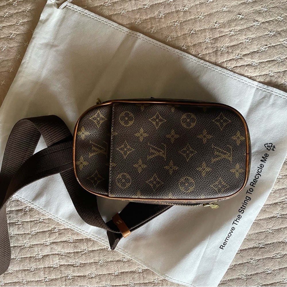 Louis Vuitton Monogram Brown Belt Bag